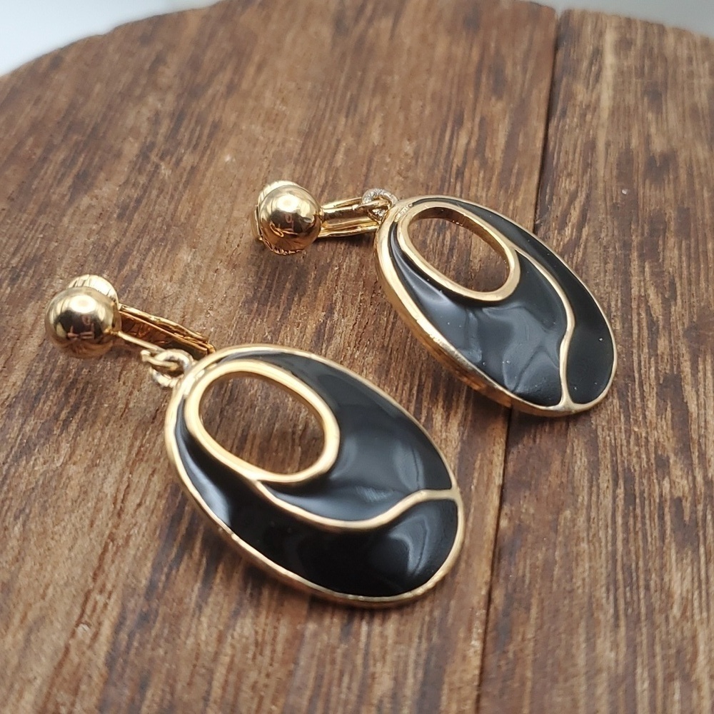 E477 black enamel estate clip on vintage earrings